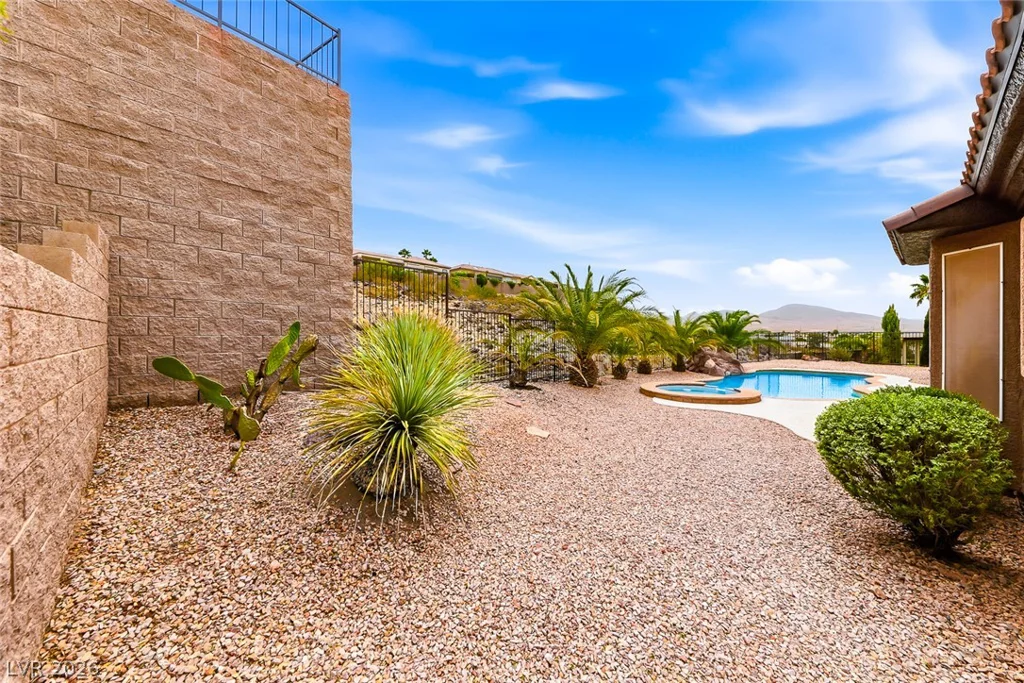 2306 Schaeffer Hills, Henderson, NV 89052