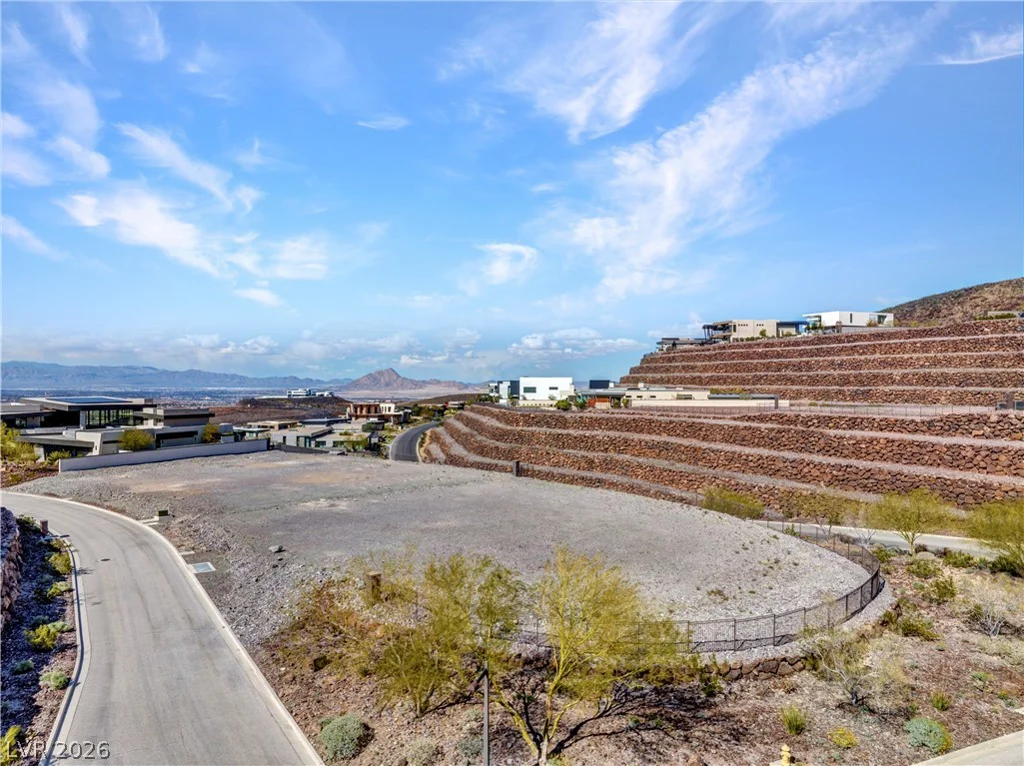 2 Vista Crescent, Henderson, NV 89012