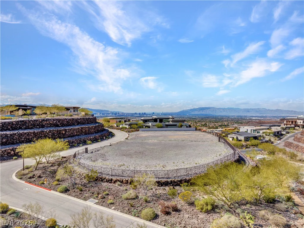 2 Vista Crescent, Henderson, NV 89012