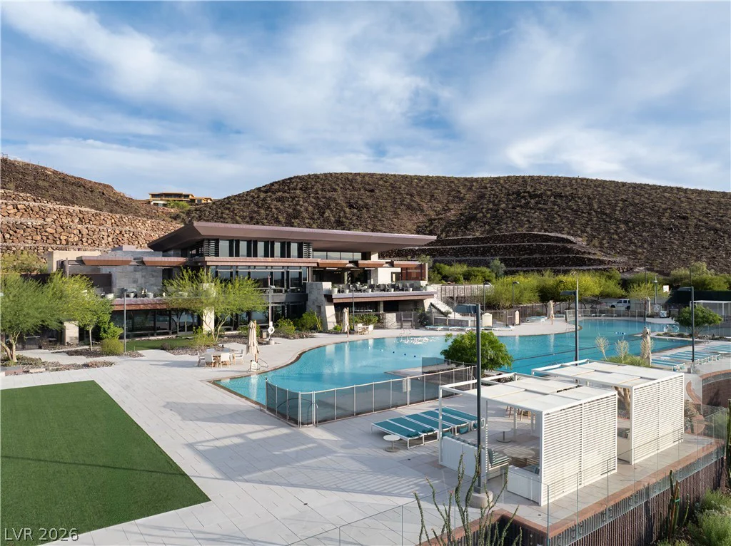 2 Vista Crescent, Henderson, NV 89012