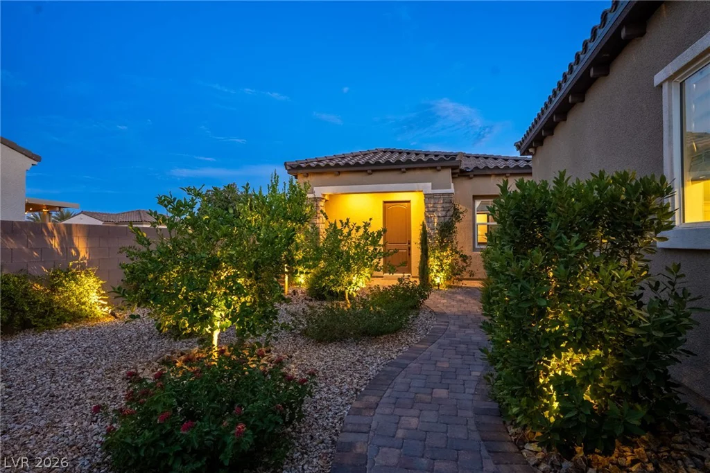 8535 Longmire, Las Vegas, NV 89143