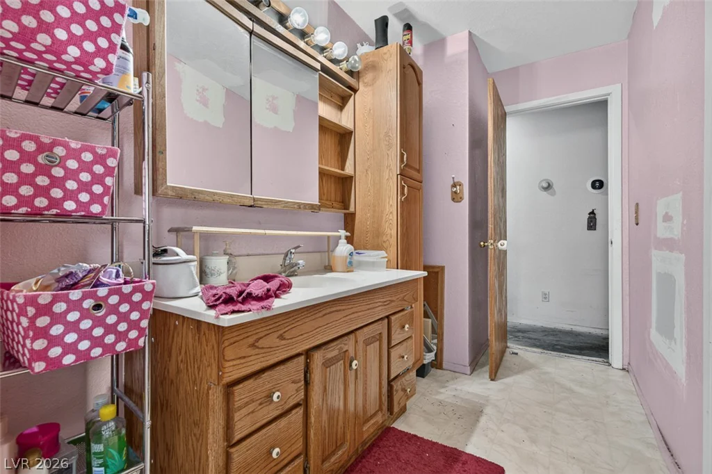 8075 Sally, Las Vegas, NV 89166