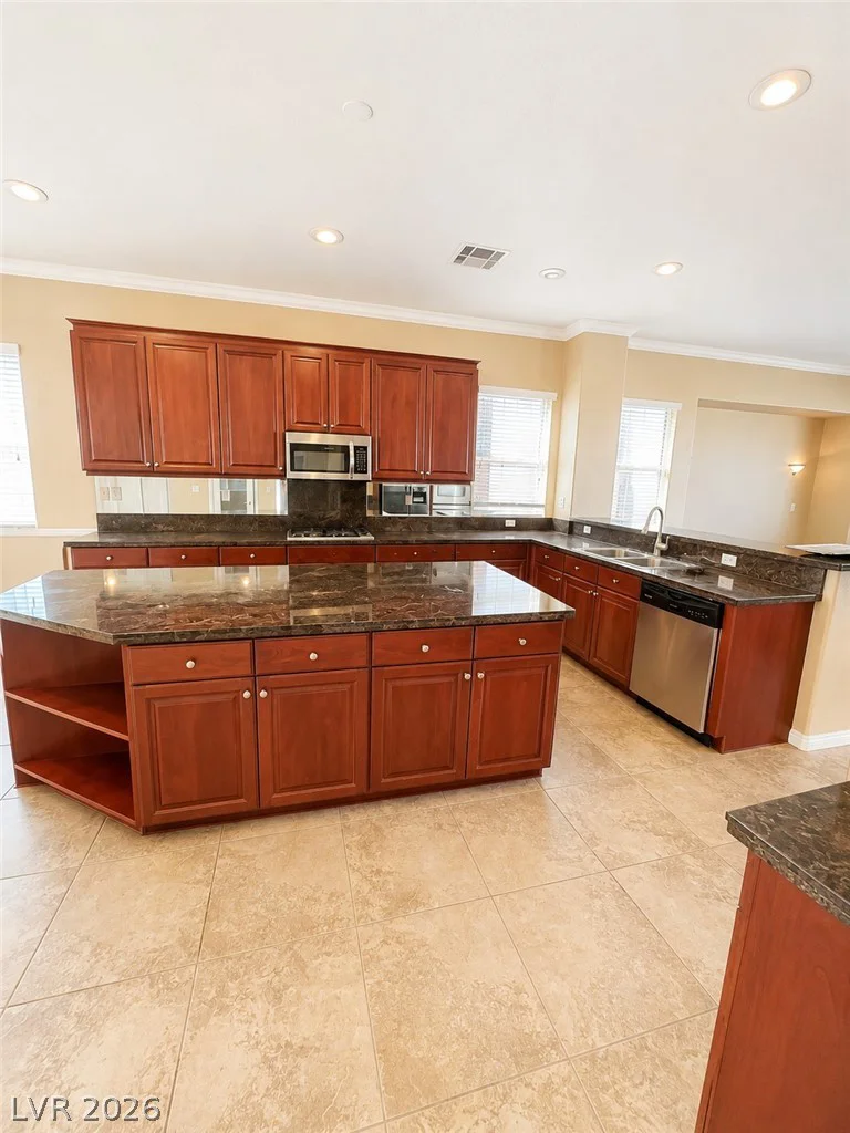 7883 Carson Creek, Las Vegas, NV 89113
