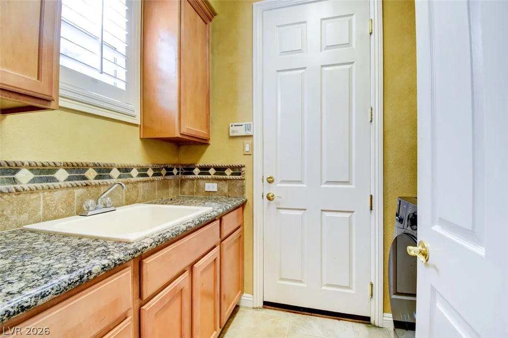 3380 Saddlebrook, Las Vegas, NV 89141