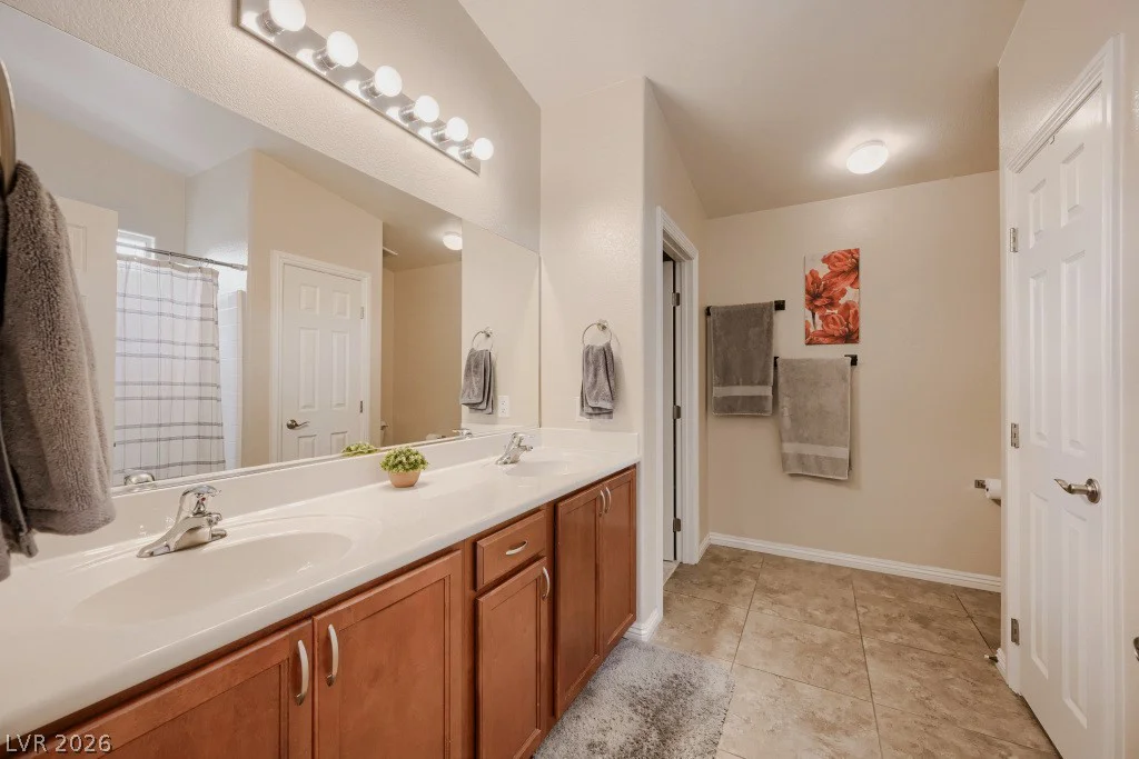 6132 Riverbelle, North Las Vegas, NV 89031