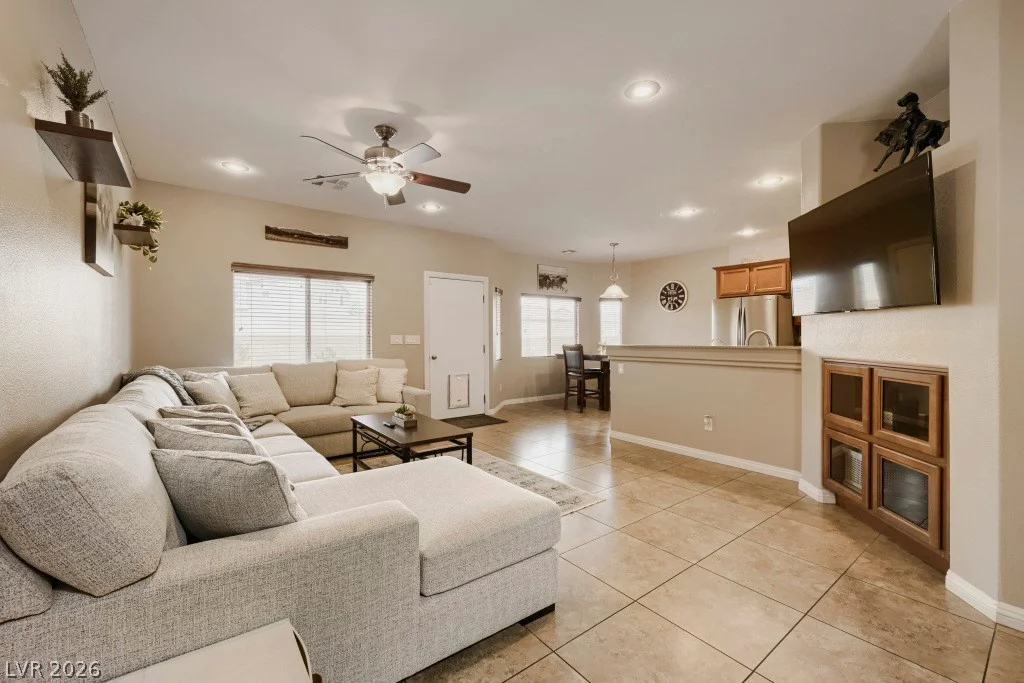 6132 Riverbelle, North Las Vegas, NV 89031