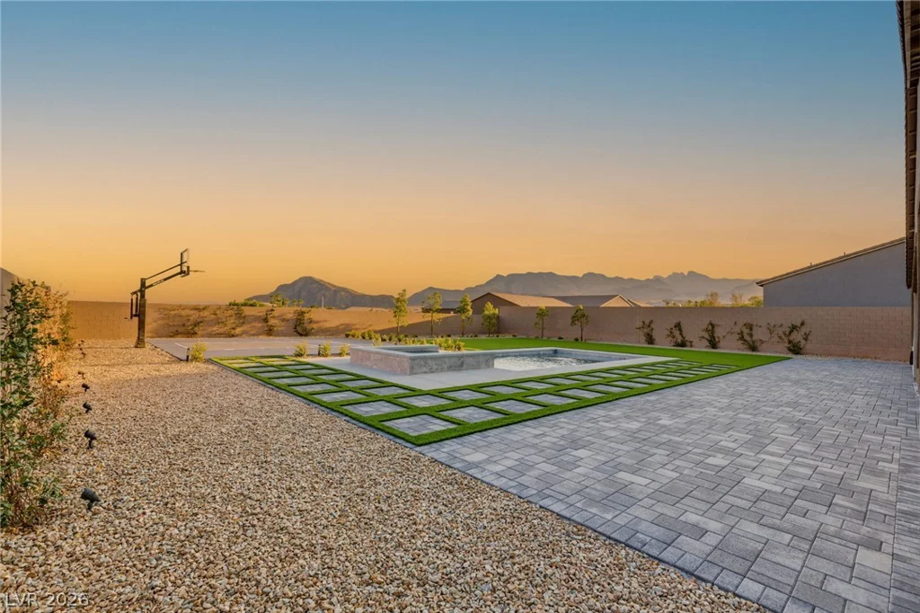 9527 New Discovery, Las Vegas, NV 89149