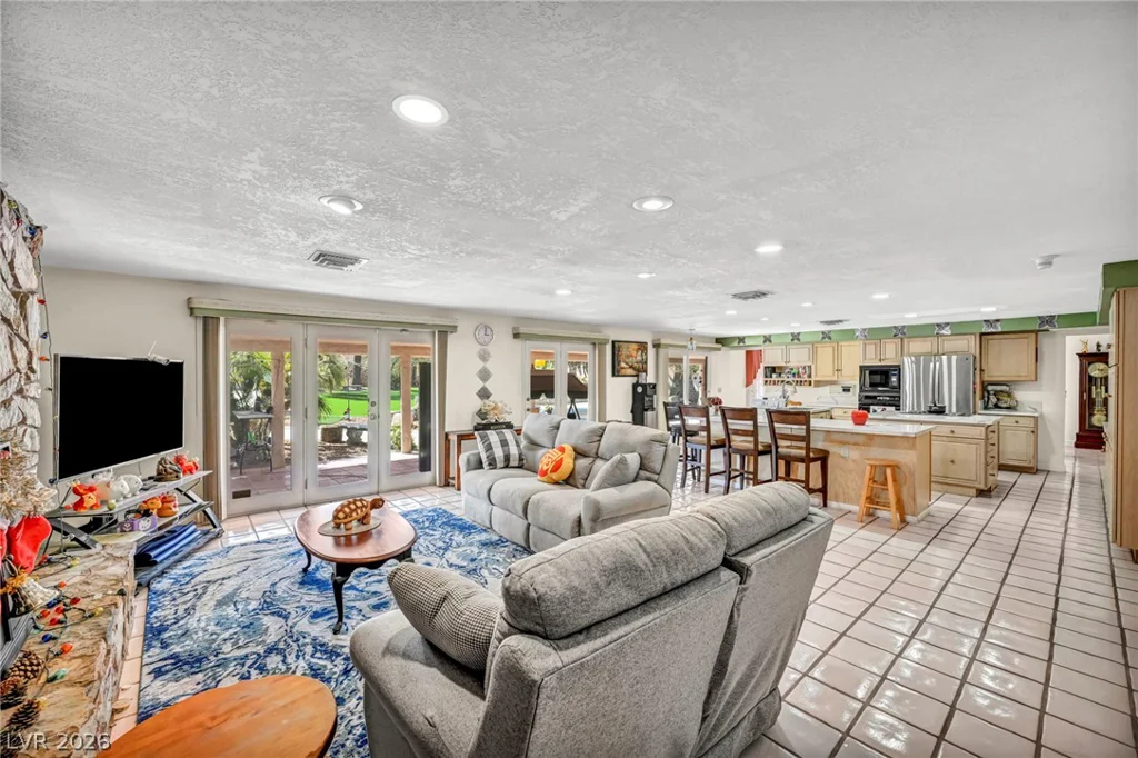 2935 Torrey Pines, Las Vegas, NV 89146