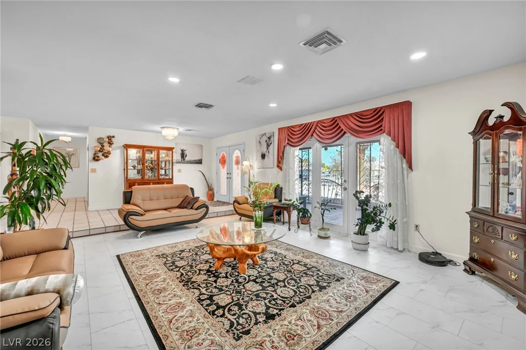 2935 Torrey Pines, Las Vegas, NV 89146