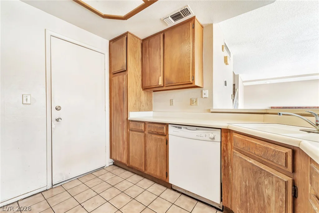 205 Moose, Las Vegas, NV 89145