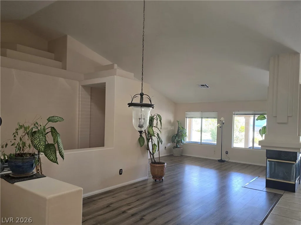 6214 Belgium, Las Vegas, NV 89122