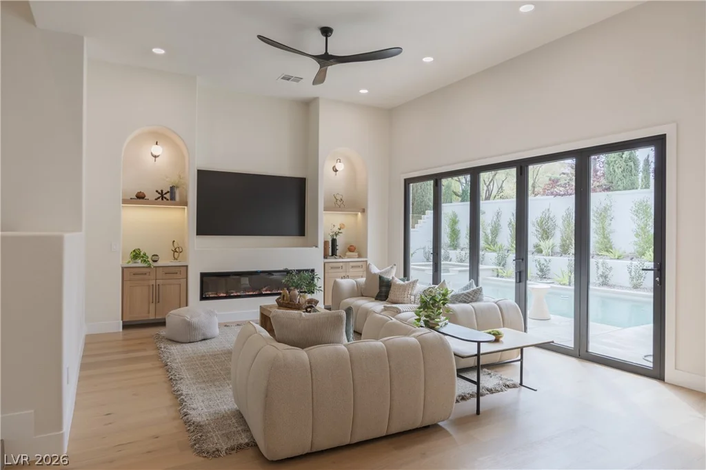 305 Prince Charming, Las Vegas, NV 89145