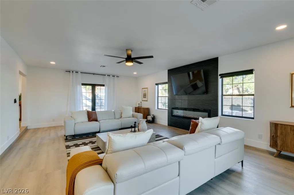 1860 Ski Slope, Las Vegas, NV 89117