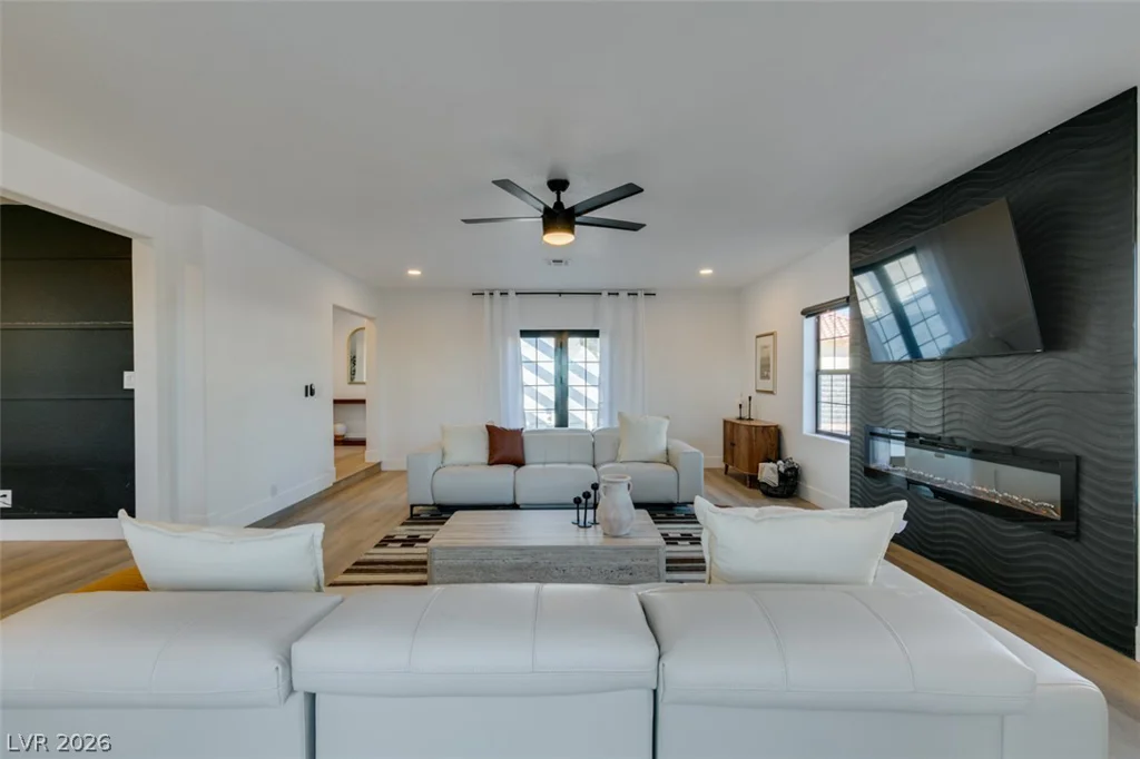 1860 Ski Slope, Las Vegas, NV 89117