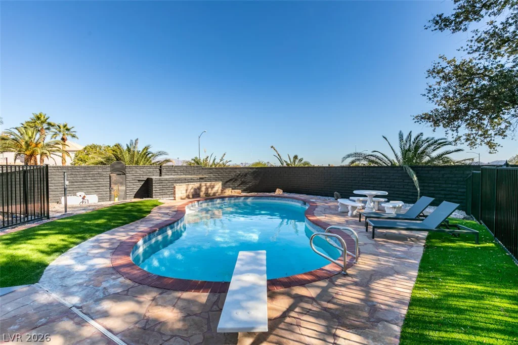 1860 Ski Slope, Las Vegas, NV 89117