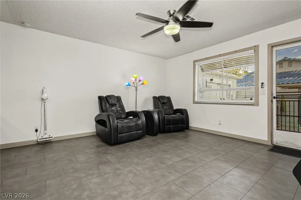 2121 Petersham, Las Vegas, NV 89108