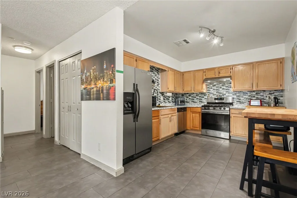 2121 Petersham, Las Vegas, NV 89108