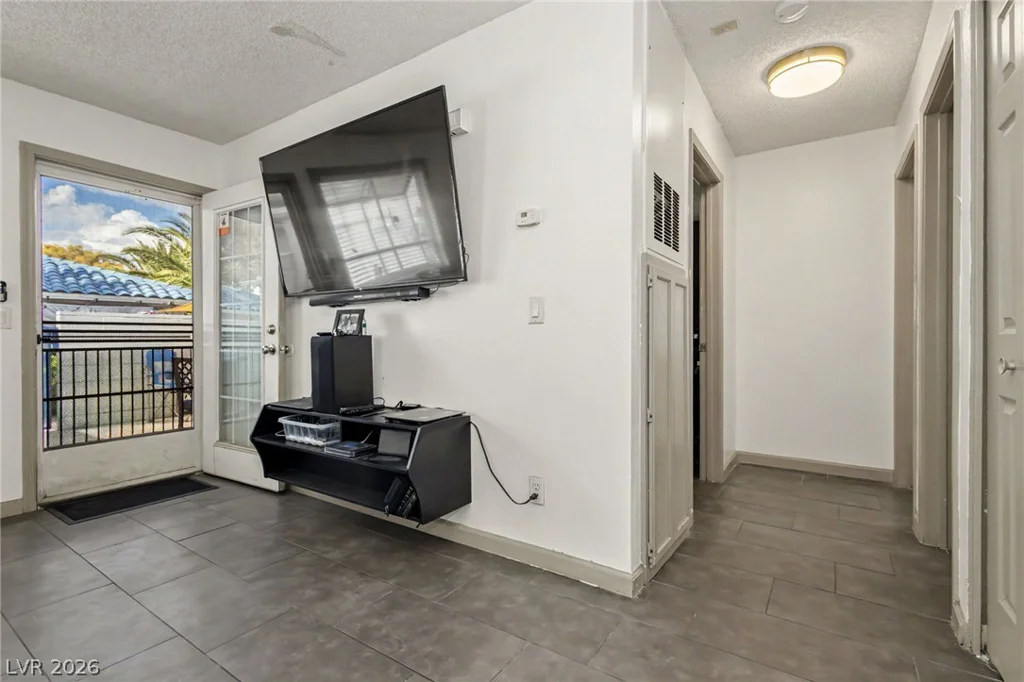 2121 Petersham, Las Vegas, NV 89108