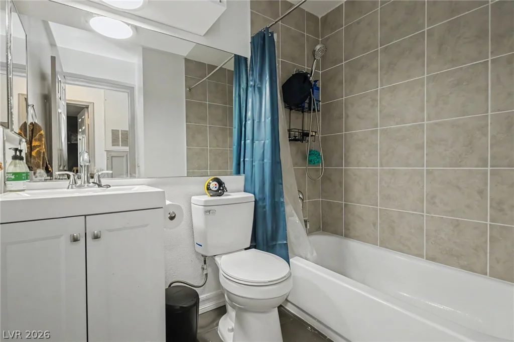 2121 Petersham, Las Vegas, NV 89108