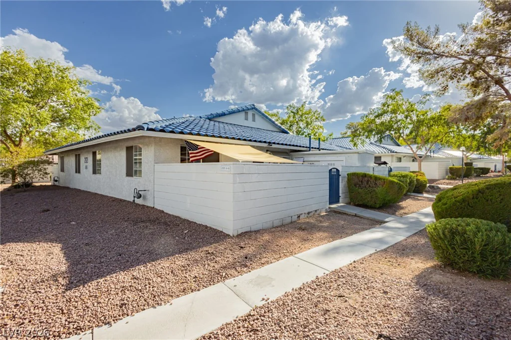 2121 Petersham, Las Vegas, NV 89108