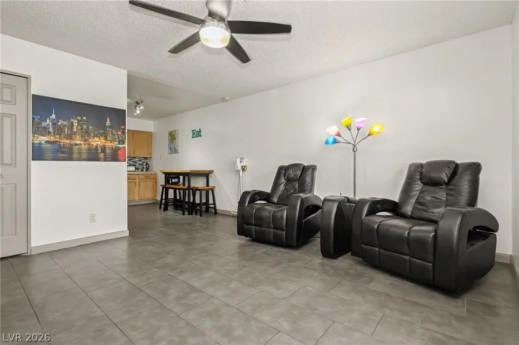 2121 Petersham, Las Vegas, NV 89108