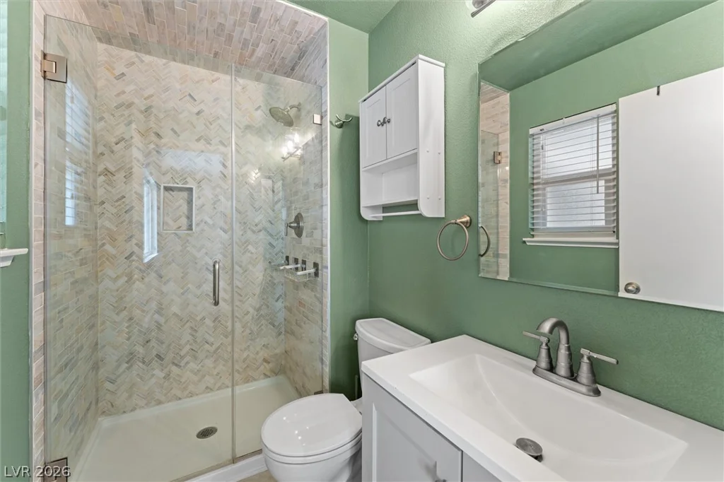 6364 Whippoorwill, Las Vegas, NV 89103