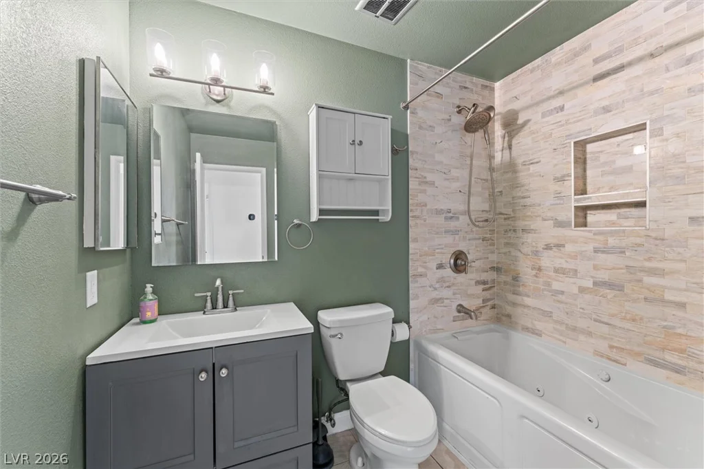 6364 Whippoorwill, Las Vegas, NV 89103