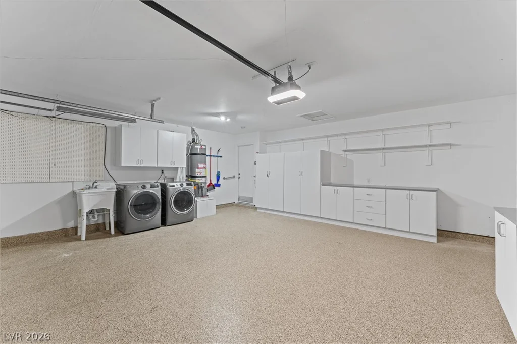 6364 Whippoorwill, Las Vegas, NV 89103