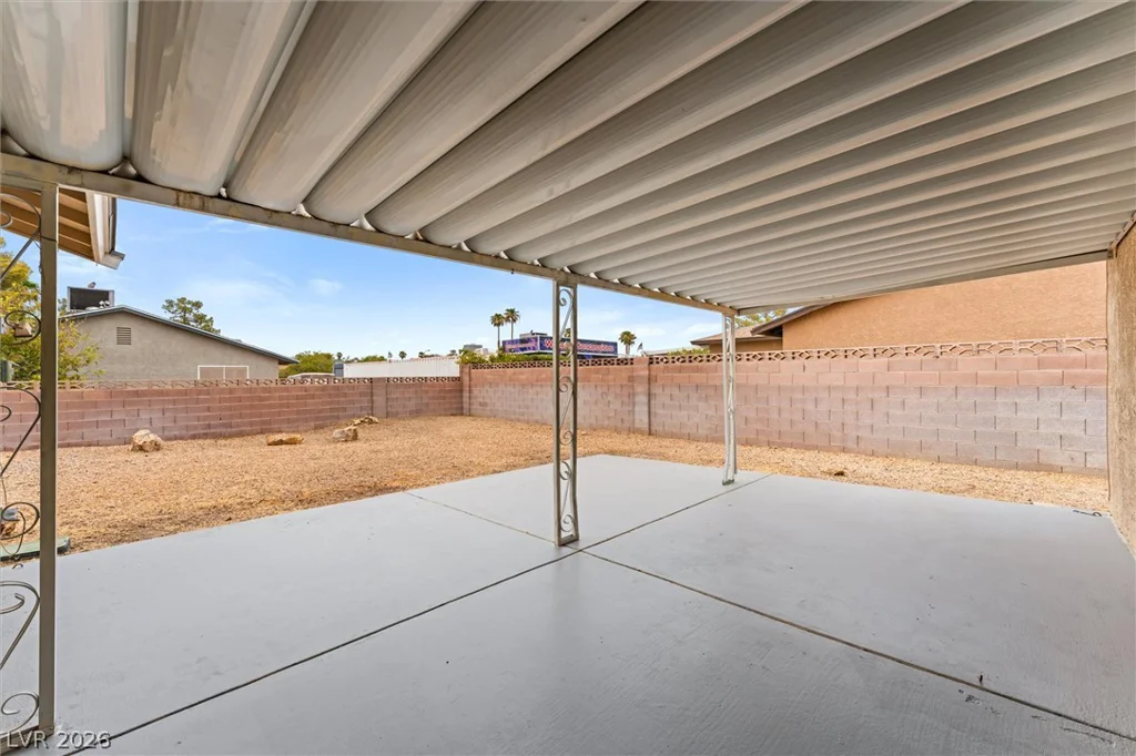 6364 Whippoorwill, Las Vegas, NV 89103