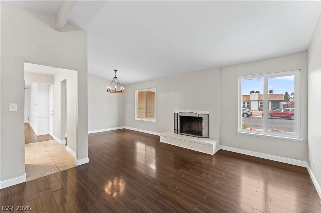 6364 Whippoorwill, Las Vegas, NV 89103
