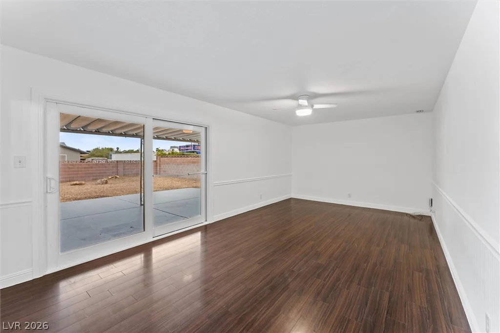 6364 Whippoorwill, Las Vegas, NV 89103