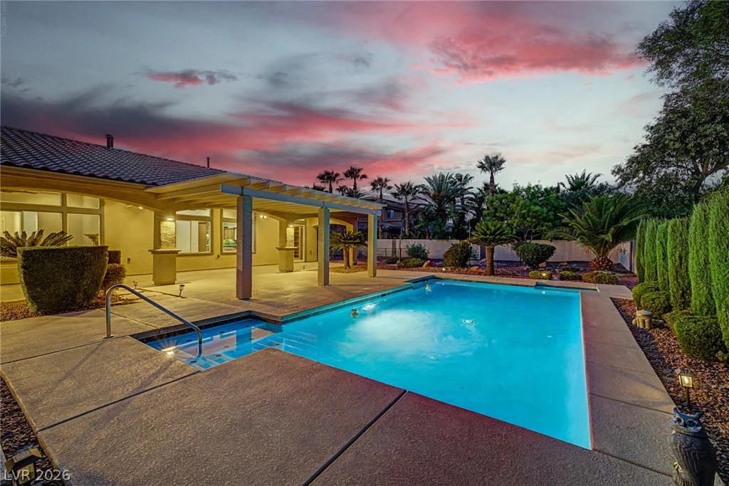 7504 Via Del Mar, Las Vegas, NV 89131