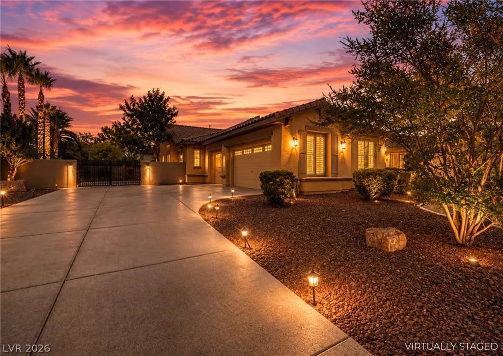 7504 Via Del Mar, Las Vegas, NV 89131