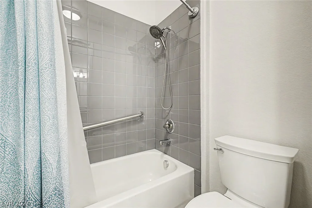 7504 Via Del Mar, Las Vegas, NV 89131