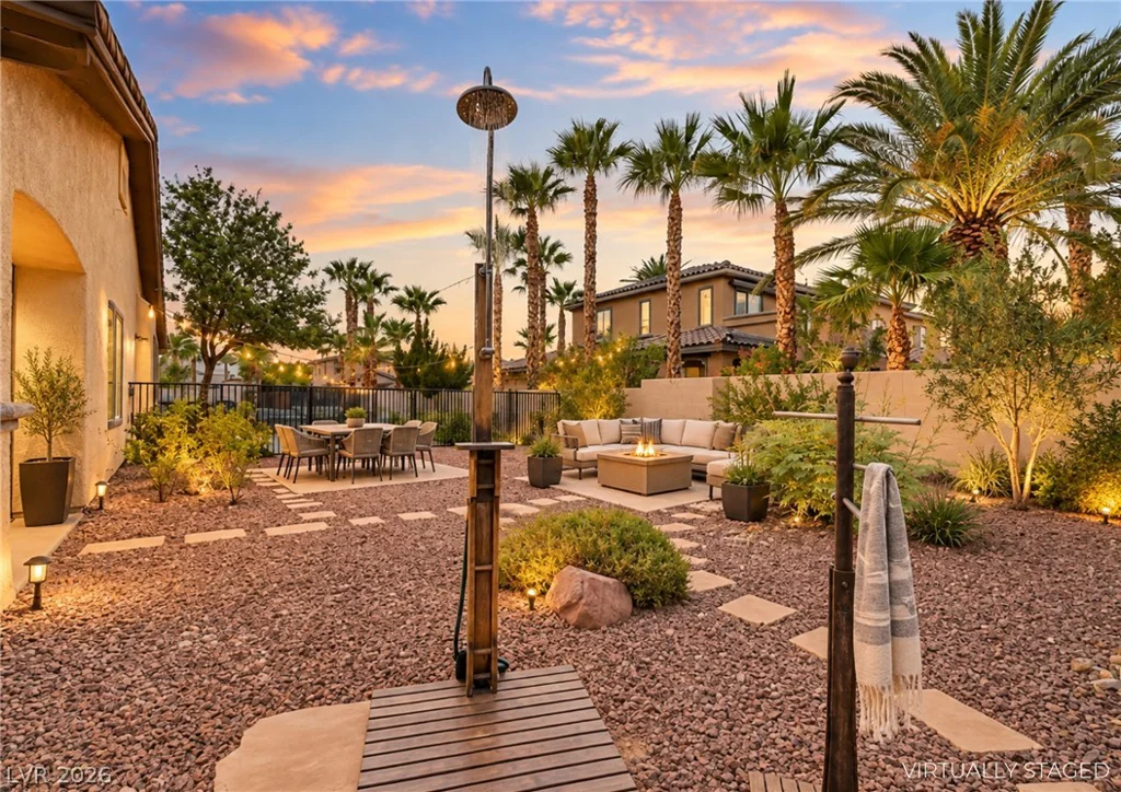 7504 Via Del Mar, Las Vegas, NV 89131