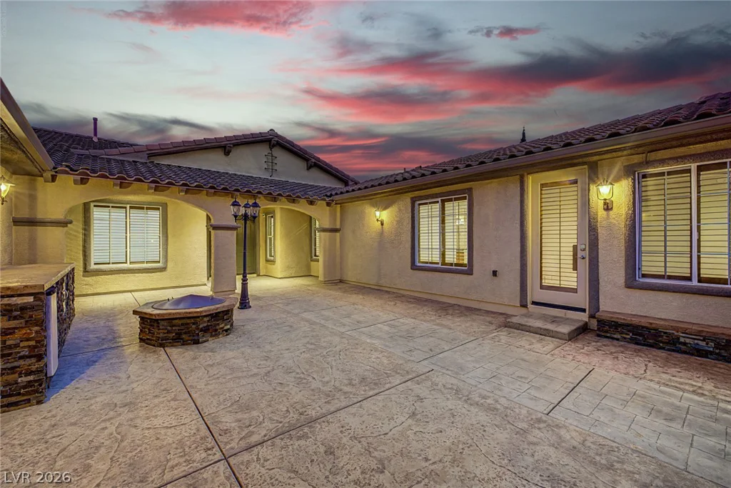 7504 Via Del Mar, Las Vegas, NV 89131