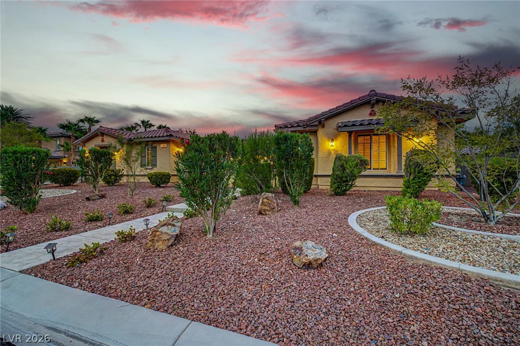7504 Via Del Mar, Las Vegas, NV 89131