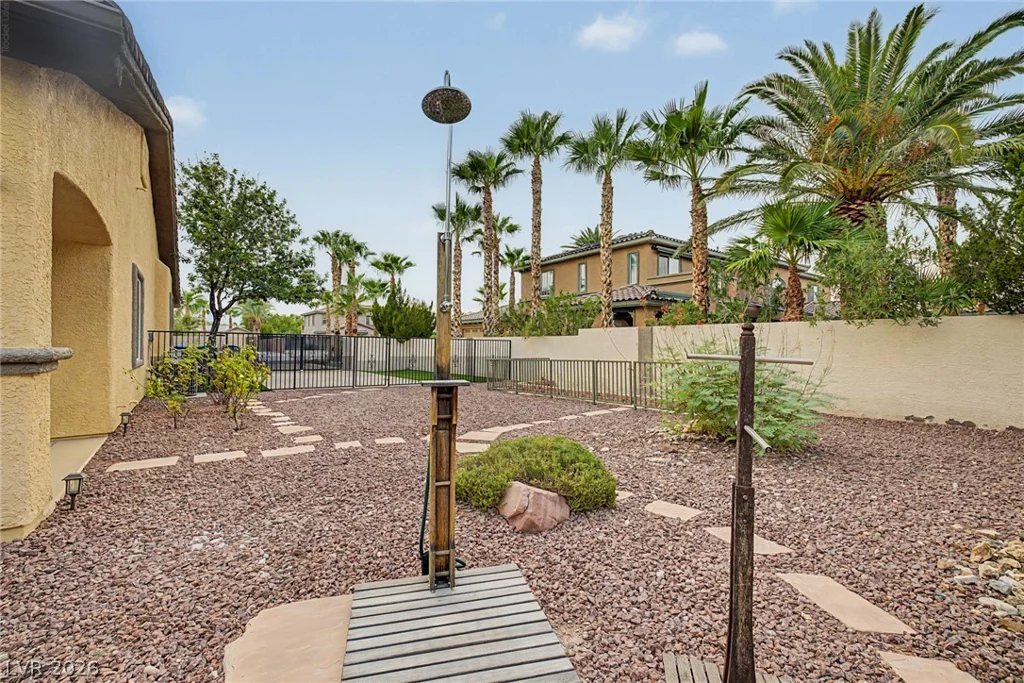 7504 Via Del Mar, Las Vegas, NV 89131