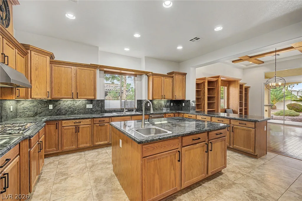 7504 Via Del Mar, Las Vegas, NV 89131