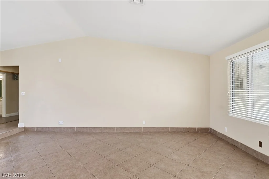 6825 Oakey, Las Vegas, NV 89146