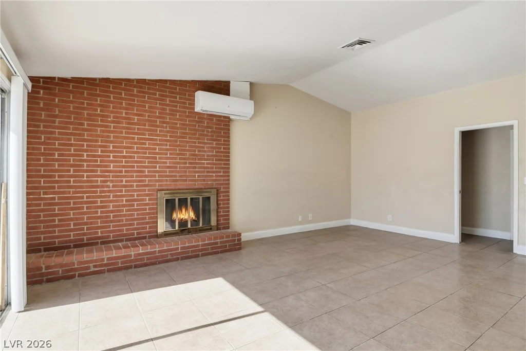6825 Oakey, Las Vegas, NV 89146