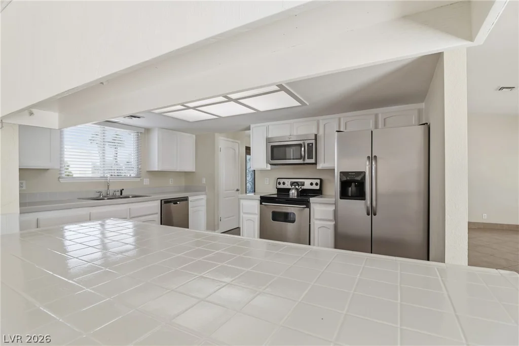 6825 Oakey, Las Vegas, NV 89146