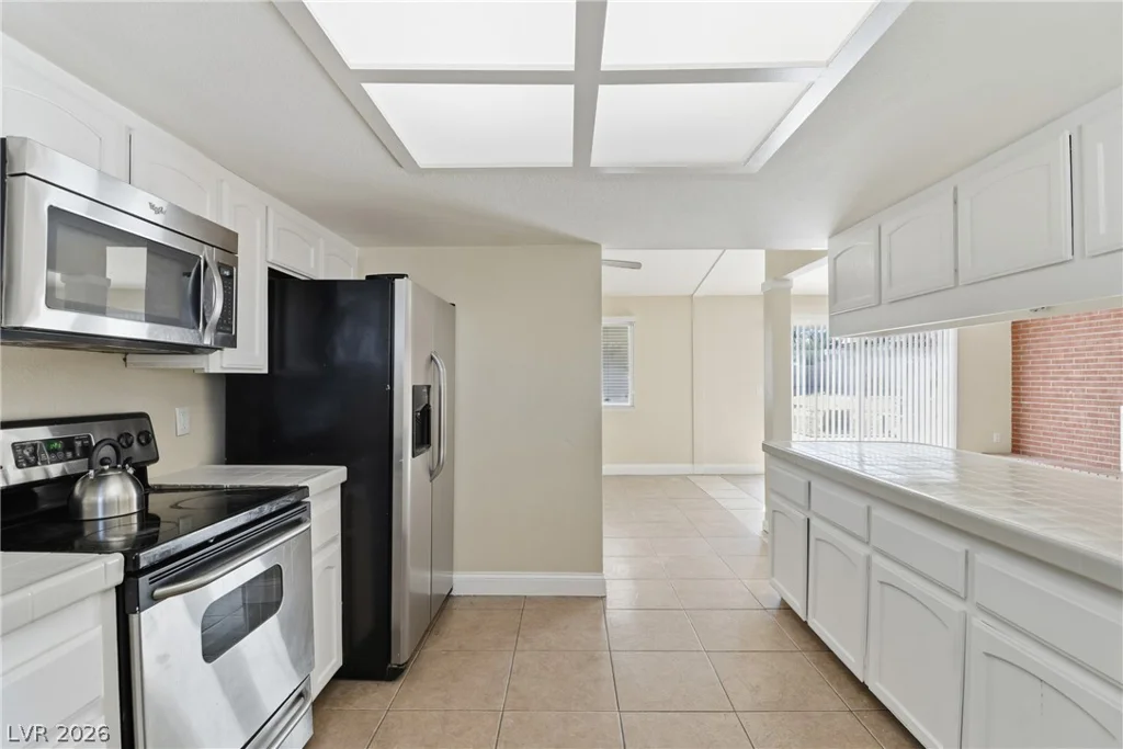 6825 Oakey, Las Vegas, NV 89146