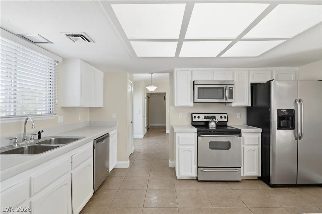 6825 Oakey, Las Vegas, NV 89146