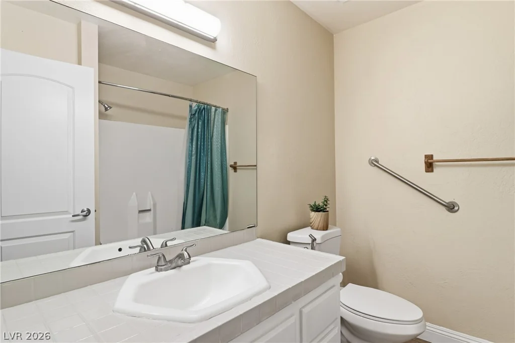 6825 Oakey, Las Vegas, NV 89146