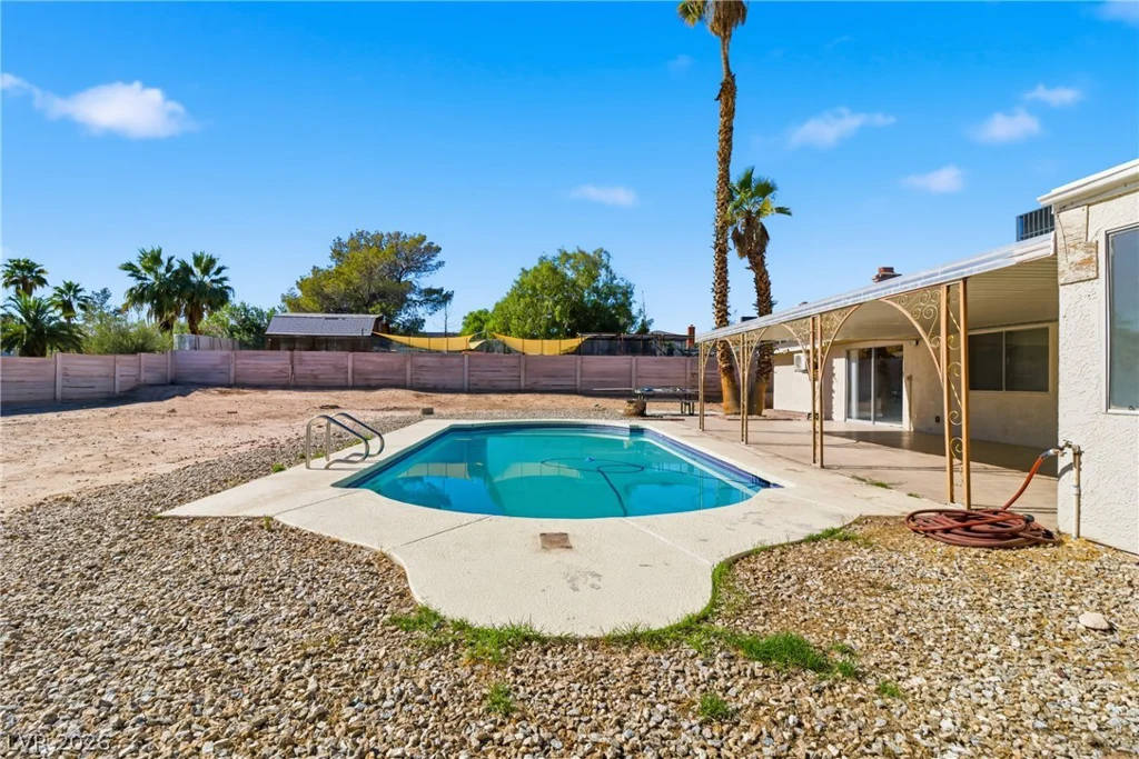 6825 Oakey, Las Vegas, NV 89146