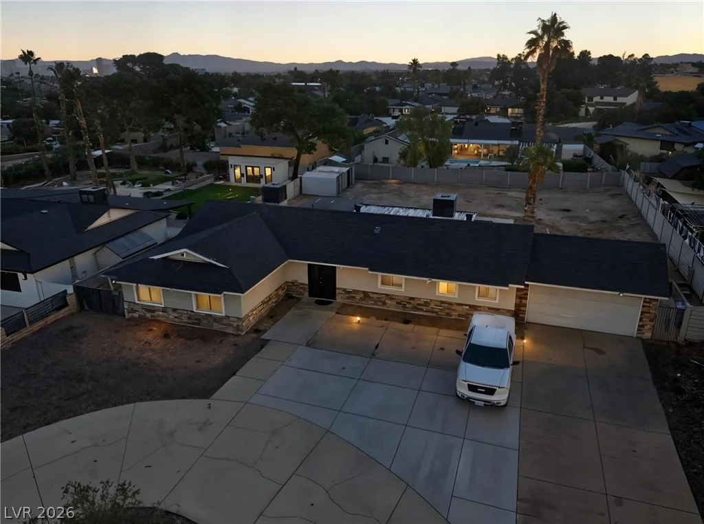 6825 Oakey, Las Vegas, NV 89146