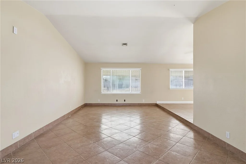 6825 Oakey, Las Vegas, NV 89146