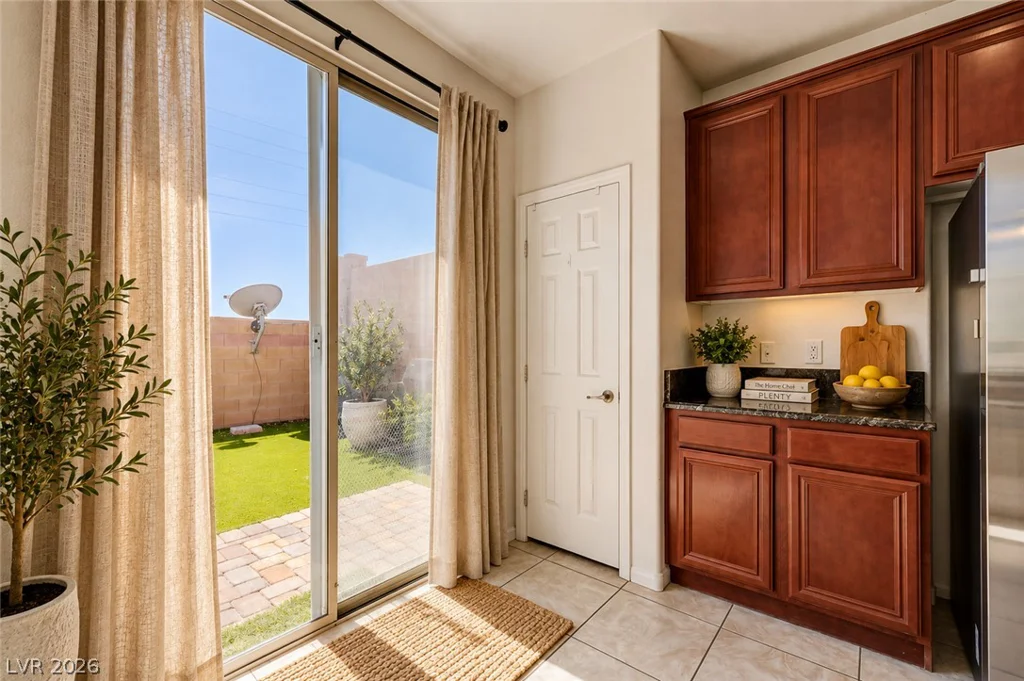 8333 Lower Trailhead, Las Vegas, NV 89113