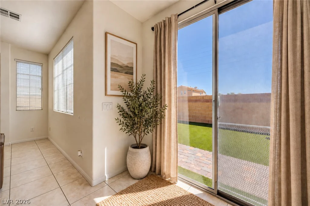 8333 Lower Trailhead, Las Vegas, NV 89113